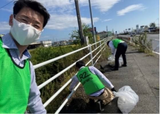 R2クリーナーズ